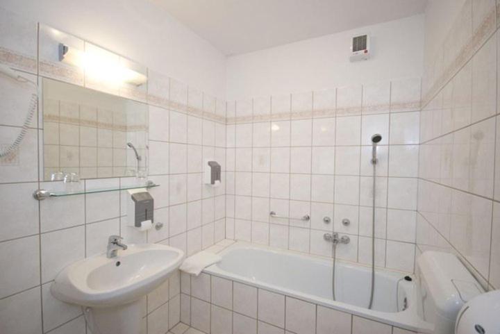 Sunset Motel Szombathely Quarto foto